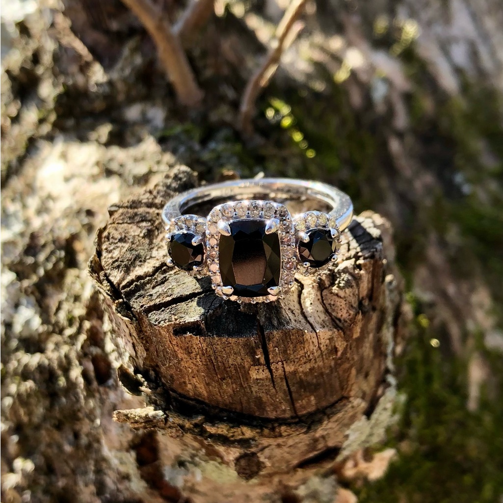 10k White Gold Onyx  Diamond Ring Size 7